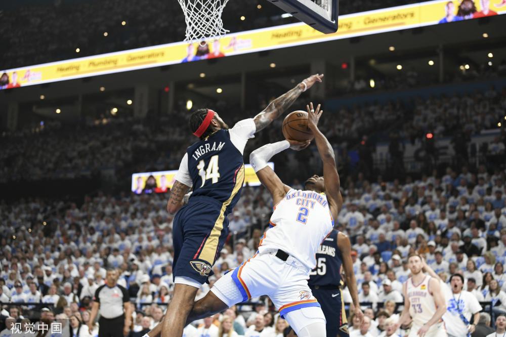 步于瑞士草 步于瑞士草