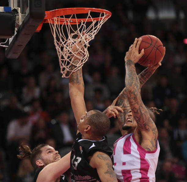 在全球转会 在全球转会