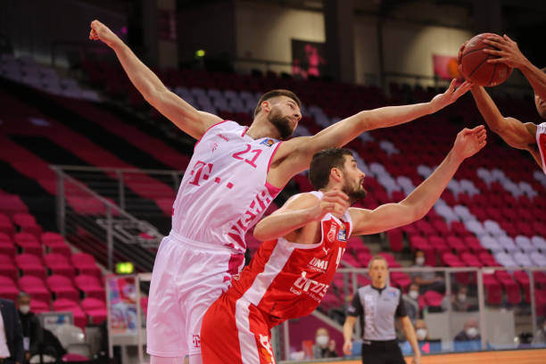 在他的带领 在他的带领