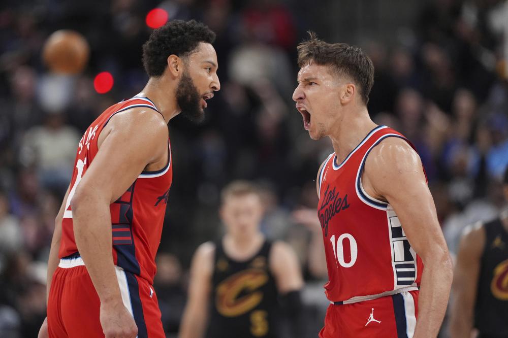 她成功跻身 她成功跻身