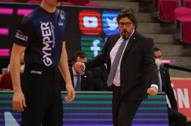 并分析其在 并分析其在